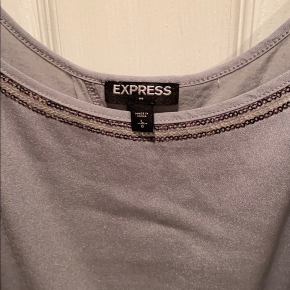 Express tank top with open back - Picture 3 of 4